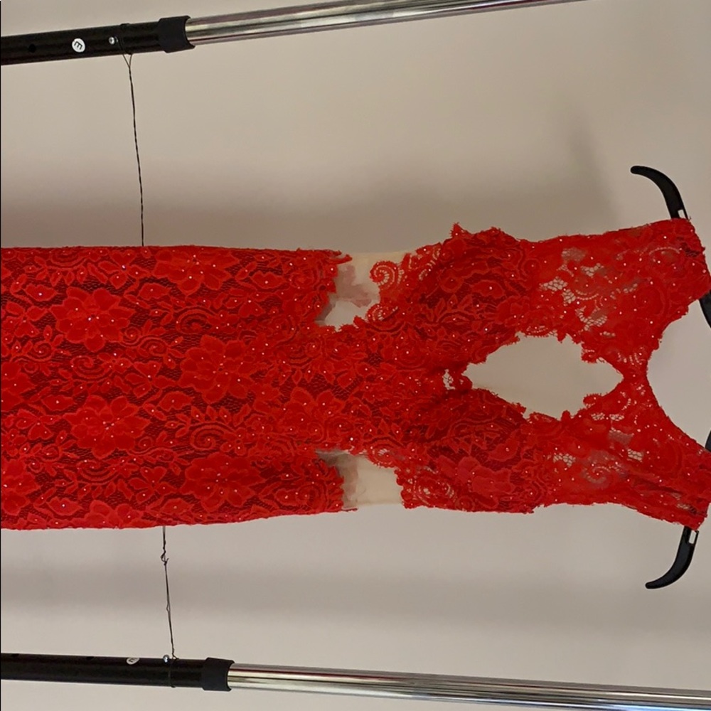 Beautiful Red backless Formal Gown